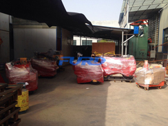 福瑞得機(jī)械3臺(tái)座駕，2臺(tái)手扶壓路機(jī)，1臺(tái)5米二次結(jié)構(gòu)澆注機(jī)包裝完畢及時(shí)發(fā)貨