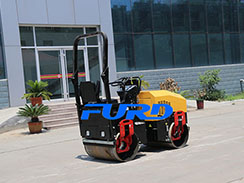 抓住特色打通渠道，全液壓小型壓路機廠家順利發(fā)展