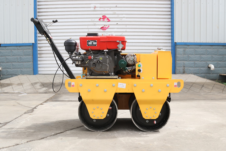 對于小型手扶壓路機的這些使用環(huán)境您要明白！